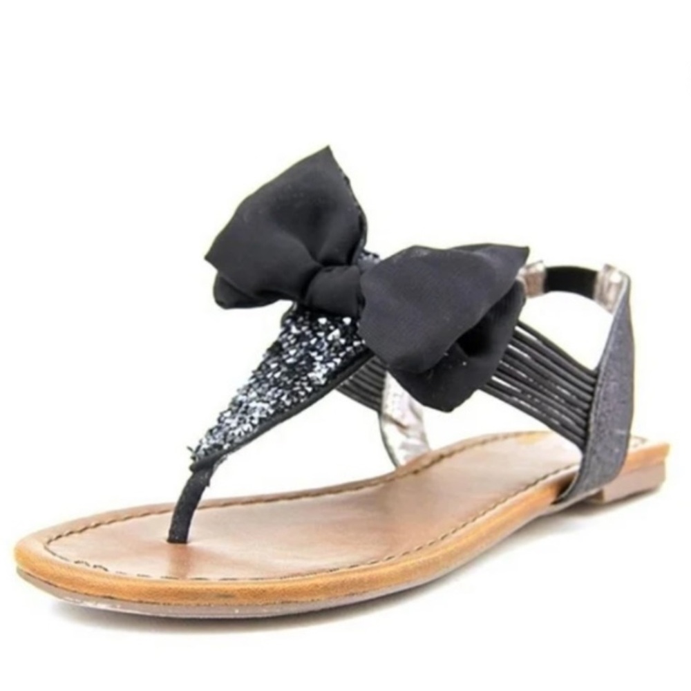 Material Girl Womens Swan 2 Split Toe Casual T-Strap Sandals, Black, Size 6.5 - Picture 2 of 16